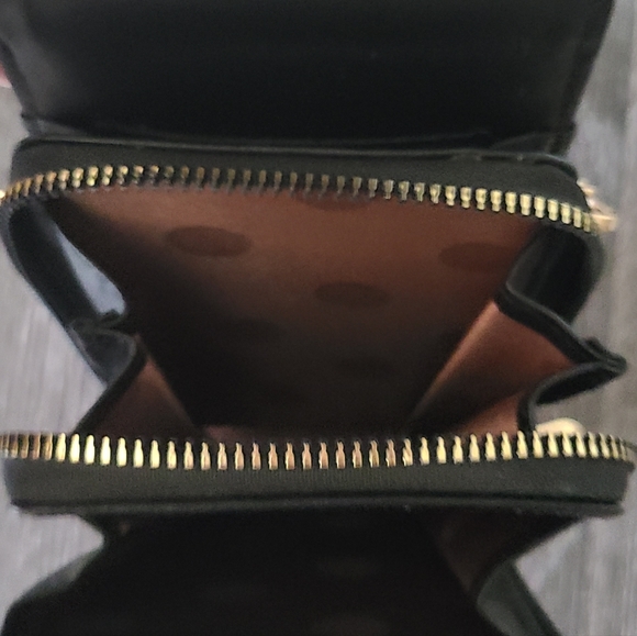 PARK AVE COLLECTION PHONE CROSSBODY BAG BLACK MULTI SECTIONAL DETACHABLE STRAP - Picture 10 of 12